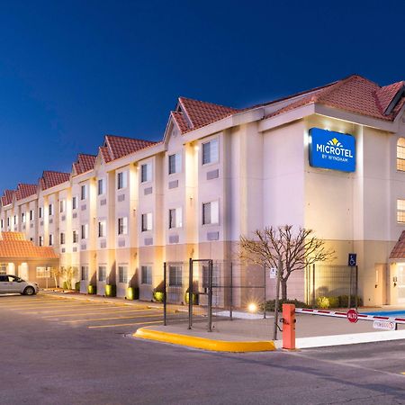 Microtel Inn & Suites by Wyndham Chihuahua Exterior foto