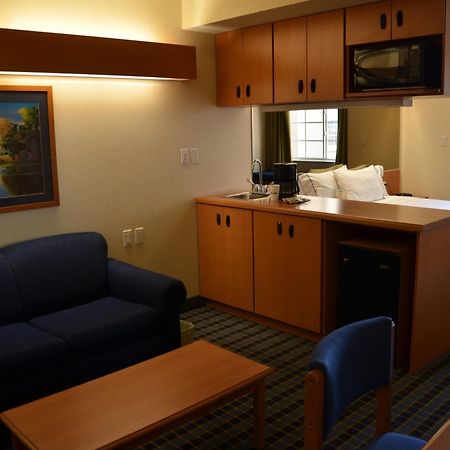 Microtel Inn & Suites by Wyndham Chihuahua Zimmer foto