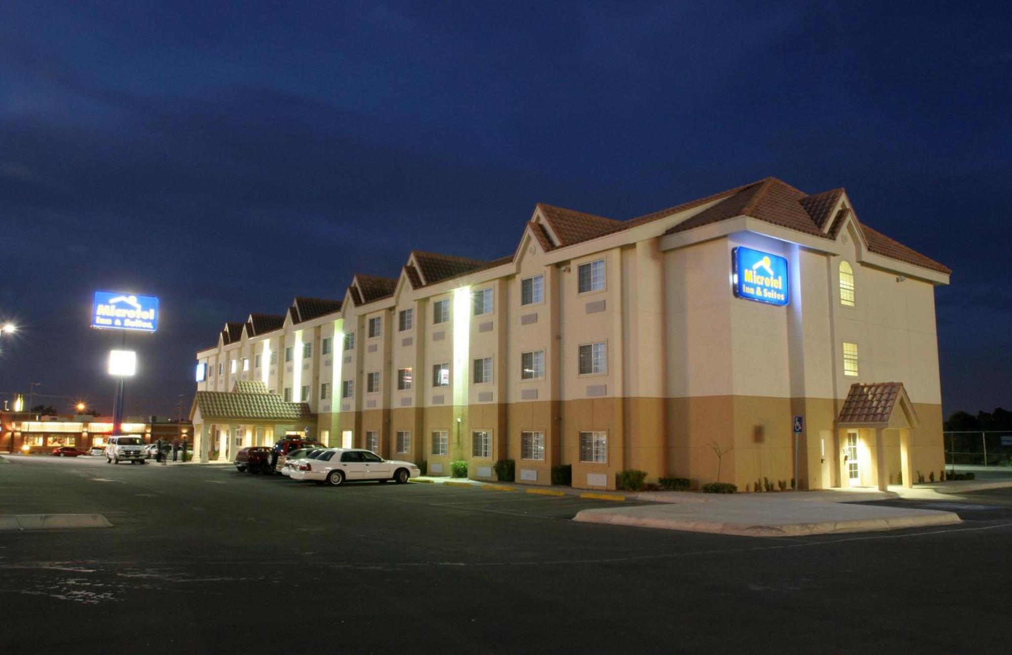 Microtel Inn & Suites by Wyndham Chihuahua Exterior foto