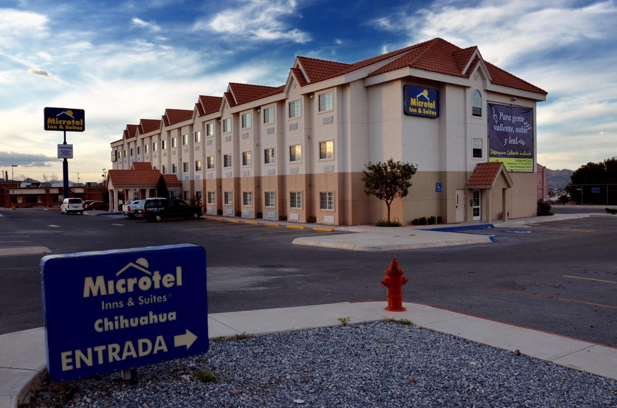 Microtel Inn & Suites by Wyndham Chihuahua Exterior foto